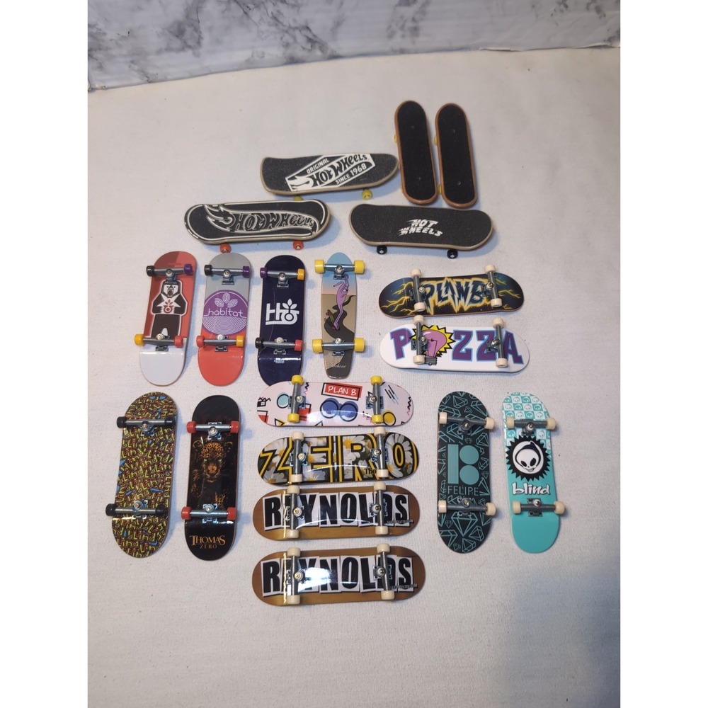 14x TECH DECK Finger Boards SKATEBOARD Toys + Hot Wheels